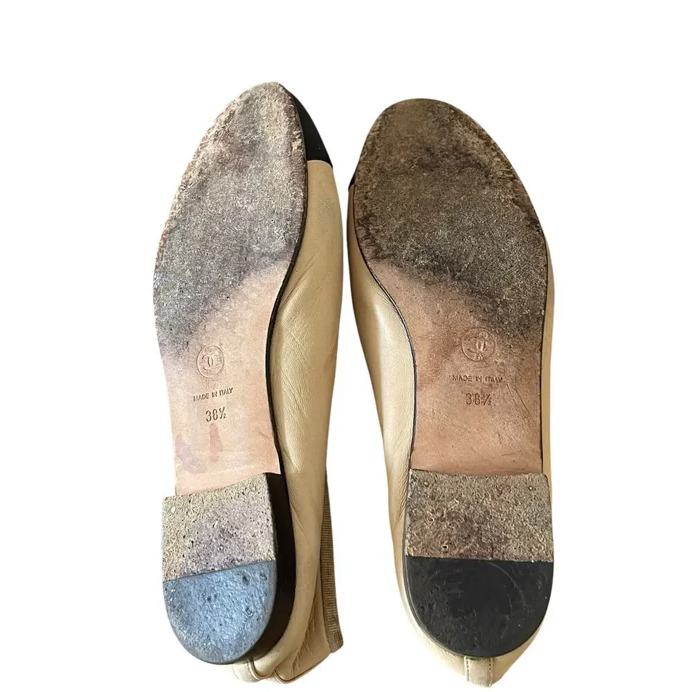 CHANEL Beige Black Cap Toe Lambskin Ballet Flats Shoes SZ 38.5